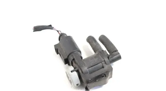 BMW 1 F20 F21 Turbo solenoid valve 1K0906283A