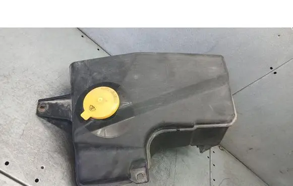 Mazda 626 Windshield washer fluid reservoir/tank 