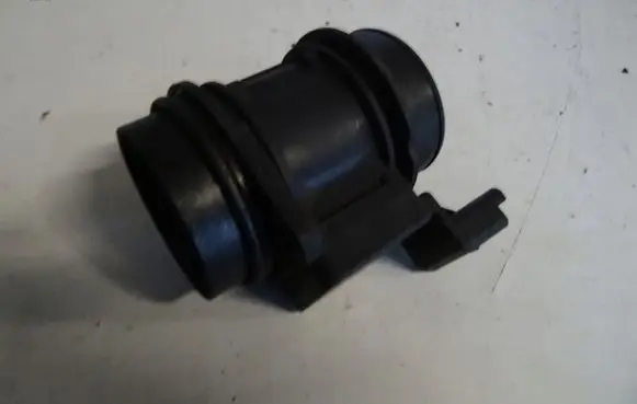 Volkswagen Golf IV Mass air flow meter 0280217121