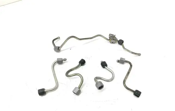 Fuel injector supply line/pipe