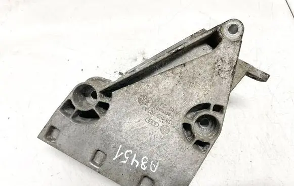Skoda Fabia Mk1 (6Y) Engine mounting bracket 038199207aj