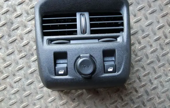 Citroen DS5 Rear air vent grill 9670771377
