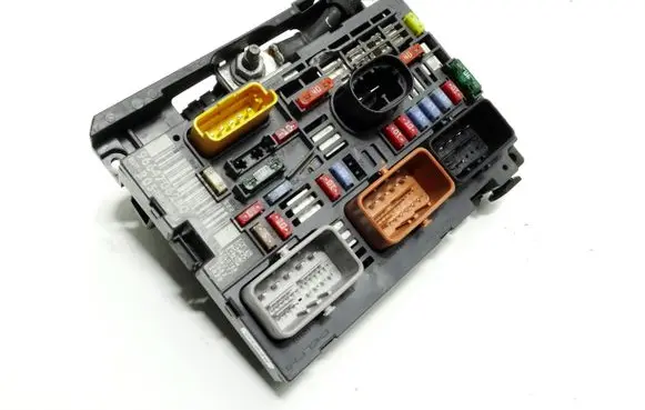 Citroen Berlingo Fuse module 9664706280 11060788