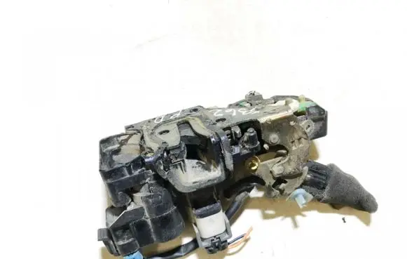 Opel Frontera B Front door lock