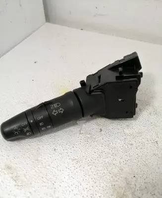 Nissan Primera Indicator stalk 25540AV600