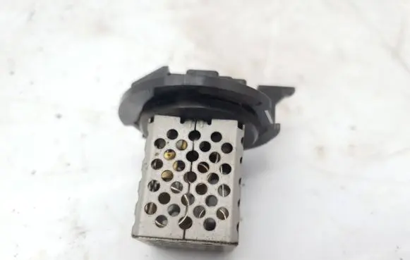 Daihatsu Sirion Heater blower motor/fan resistor 3H483