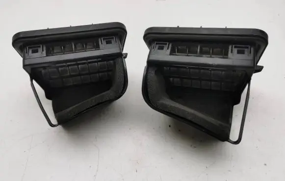 Quarter panel pressure vent