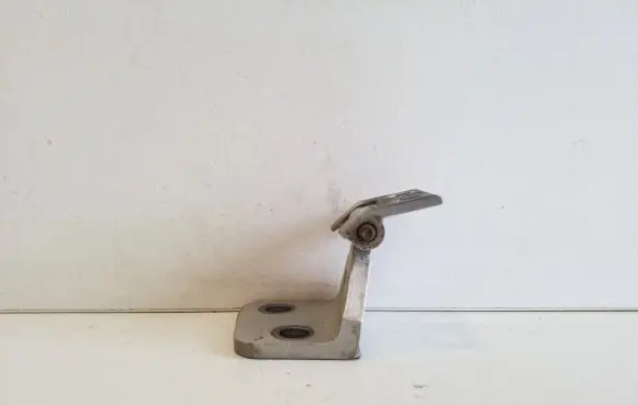 BMW X3 E83 Front door lower hinge 3402821