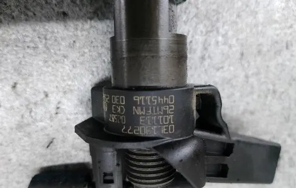 Seat Exeo (3R) Fuel injector 03L130277