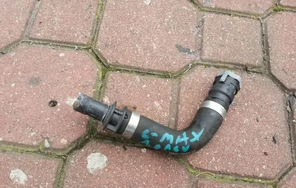 Ford Focus Engine coolant pipe/hose