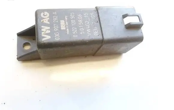 Skoda Octavia Mk2 (1Z) Glow plug pre-heat relay 03G907282A