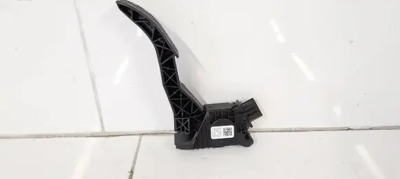 Volkswagen Golf VIII Accelerator throttle pedal 5Q1723503K 6PV01062181 2611191636