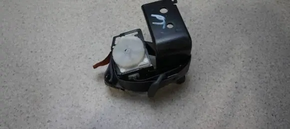 Mazda 323 F Rear seatbelt 0427189