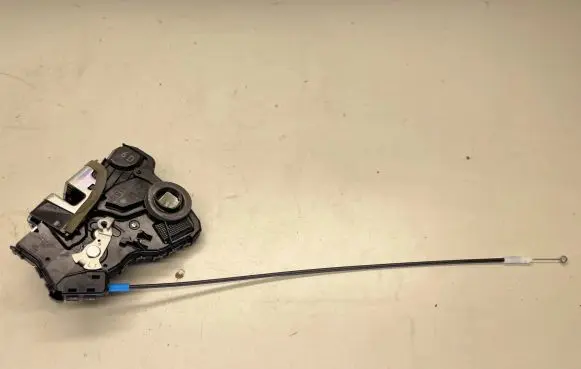 Lexus GS 250 350 300H 450H Front door lock 6904042250