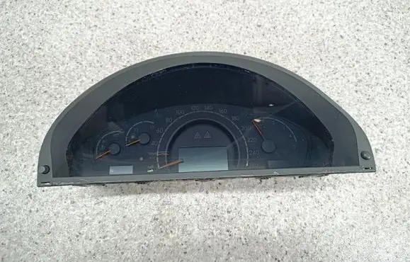 Mercedes-Benz S W220 Speedometer (instrument cluster) A2205420058