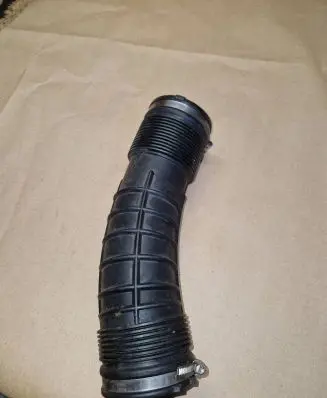 Volvo V70 Air intake duct part 6898050