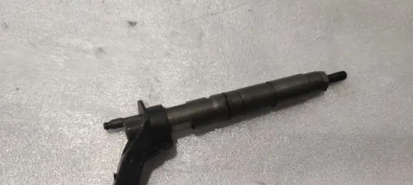 Mercedes-Benz GL X166 Fuel injector A6420701187