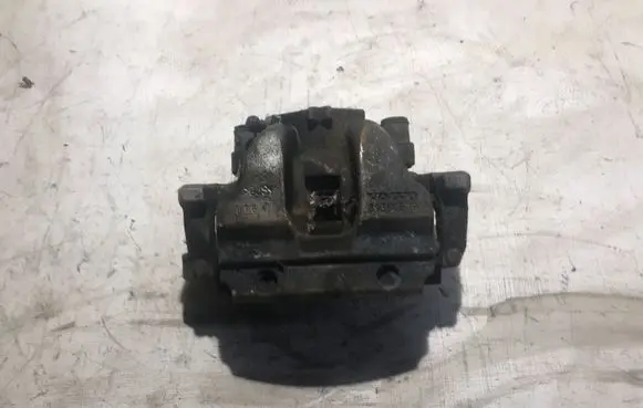 Volvo XC90 Front brake caliper 31381549