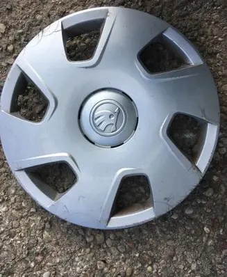 Skoda Rapid (NH) R15 wheel hub/cap/trim 5JA601147A