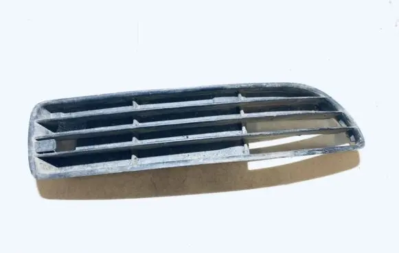 Audi A4 S4 B5 8D Front bumper lower grill 8D0807346B