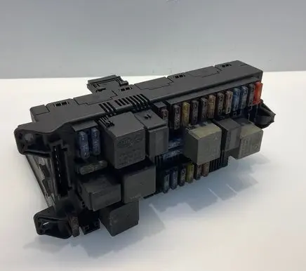 Mercedes-Benz E W211 Fuse module 2115453101 A2115453101