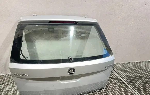 Skoda Fabia Mk3 (NJ) Tailgate/trunk/boot lid 6V9827159A