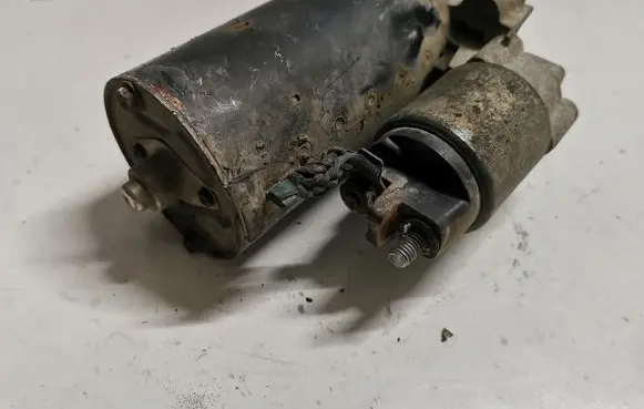 Mercedes-Benz E W211 Starter motor 0051512901