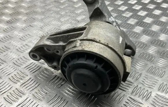 Ford Mondeo MK V Engine mount bracket 