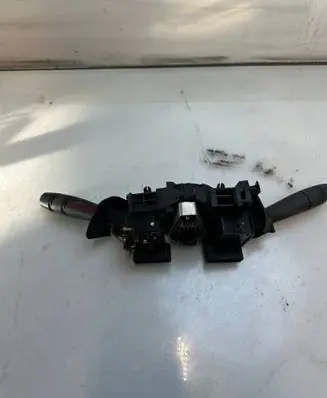 Dacia Sandero Wiper control stalk 8200792586 03022 901057667