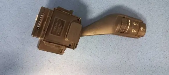 Ford Focus Wiper control stalk 17D940