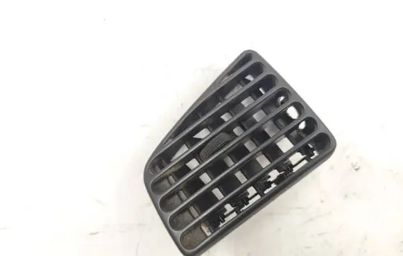 Volkswagen PASSAT B4 Dash center air vent grill 3A1819707