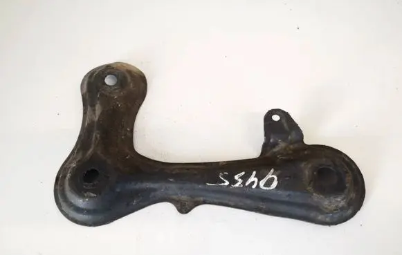 Engine mounting bracket