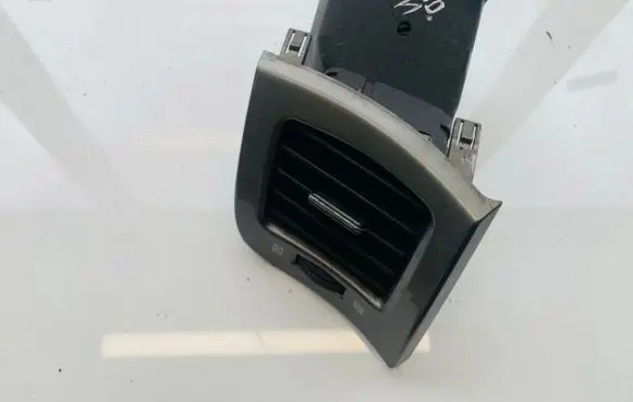 Dash center air vent grill