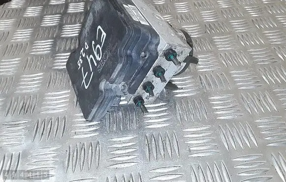 Hyundai i20 (PB PBT) ABS Pump 6158945200 589101j275