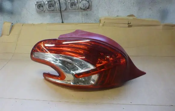 Peugeot 208 Rear/tail lights