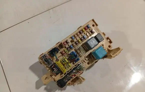 Toyota Avensis T250 Fuse box set 82641CA010F