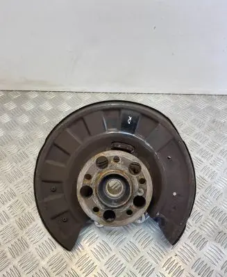 Mercedes-Benz SL R231 Rear wheel hub A2313507600 2313507600