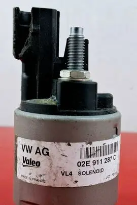 Volkswagen PASSAT B7 Starter motor 02E911287C