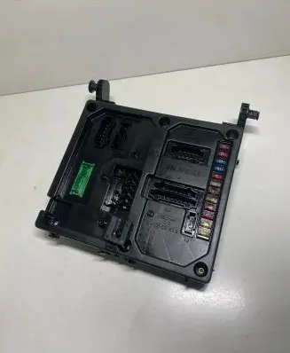 Ford Galaxy Fuse module 7M3962258AB S120042100A 625598189