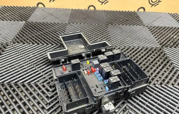 Ford Edge II Fuse box set G2811MADE 08201619 K2GT14D066AD