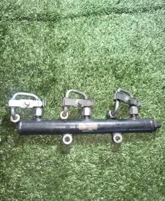 Jaguar XF X250 Fuel main line pipe 4R8Q9D280AC