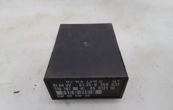 BMW 3 E36 Window wiper relay 61358359031