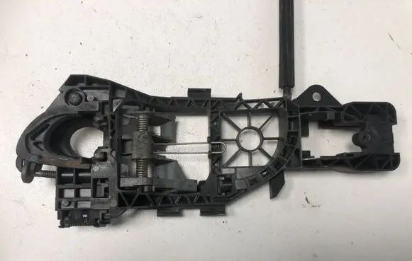 Rear door exterior handle/bracket