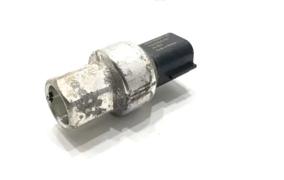 Ford Kuga II Air conditioning (A/C) pressure sensor HG1A-19D594-AA