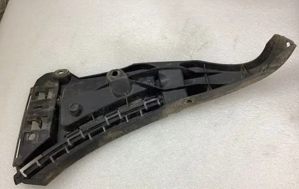 Volvo XC90 Front bumper mounting bracket 08620563