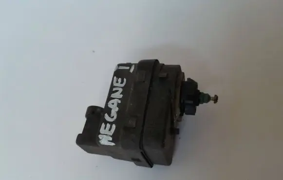 Renault Megane I Headlight level adjustment motor 7700840141