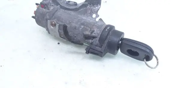 Volkswagen Polo Ignition lock 4B0905851G