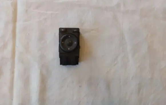 Volkswagen PASSAT B5.5 Wing mirror switch 3B1959565B