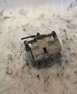 Nissan Rogue Front brake caliper
