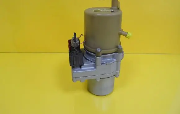 Mazda 5 Power steering pump 